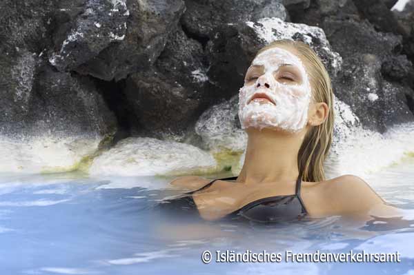 Badefreuden mit exotischem Touch in Island